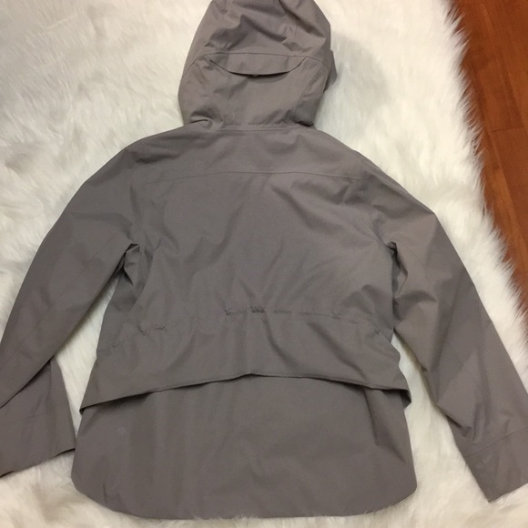 Lululemon athletica jacket - Picture 3 of 7